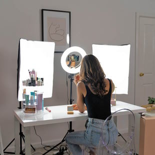 makeup mirror setup