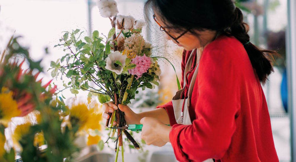 creating beautiful flower arrangements